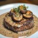 Zartes Filet Mignon in einer köstlichen Portobello-Cremesauce