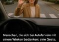 Menschen, die Fahrern mit einer Handbewegung danken: eine Geste, die laut Psychologie viel über ihre Persönlichkeit aussagt