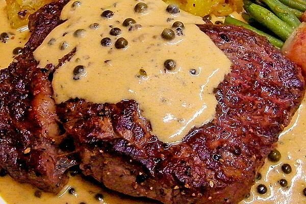 Rinderfilet-mit-gruner-Pfeffersahnesose- – Einfache Rezept