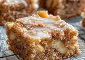 Zimtschnecken-Apfelkuchen – Herbstlicher Kuchentraum!