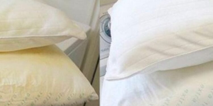 So reinigen Sie schmutzige Bettkissen, um ihnen Weiße und einen süßen Duft zu verleihen.