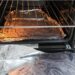 So reinigen Sie den Backofen in 5 Minuten: Fett und Schmutz adé mit dem Alu-Trick