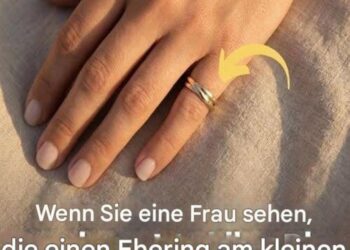 Wenn Sie eine Frau sehen, die einen Ehering am kleinen Finger trägt, bedeutet das Folgendes